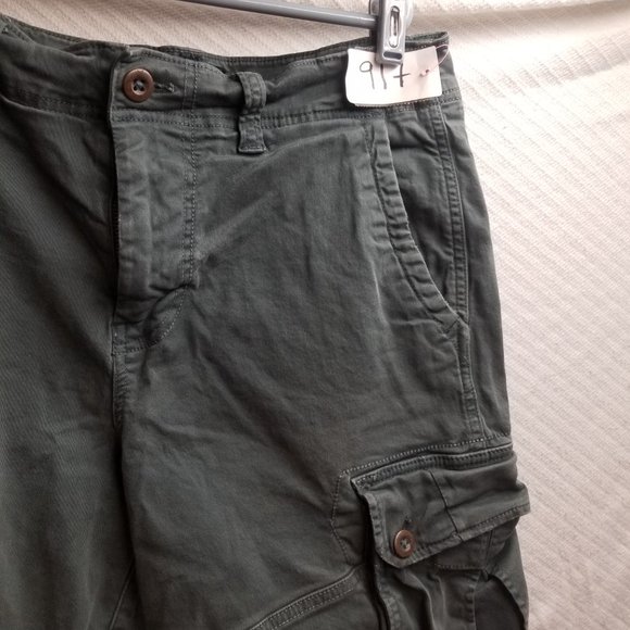 917 - American Eagle 32W Cargo Shorts - Picture 3 of 6